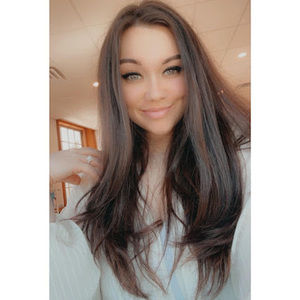 Meet your Posher, Zoe